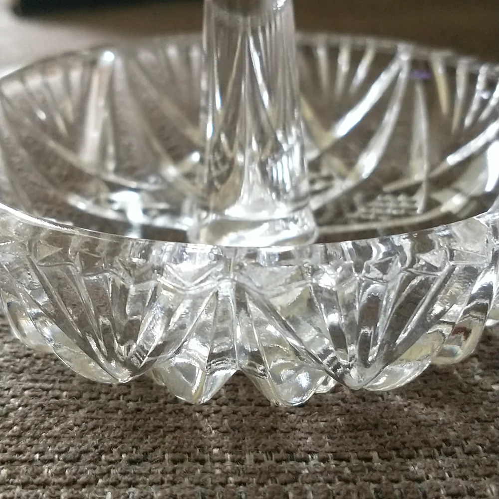 Ring holder - Picture 3 of 8